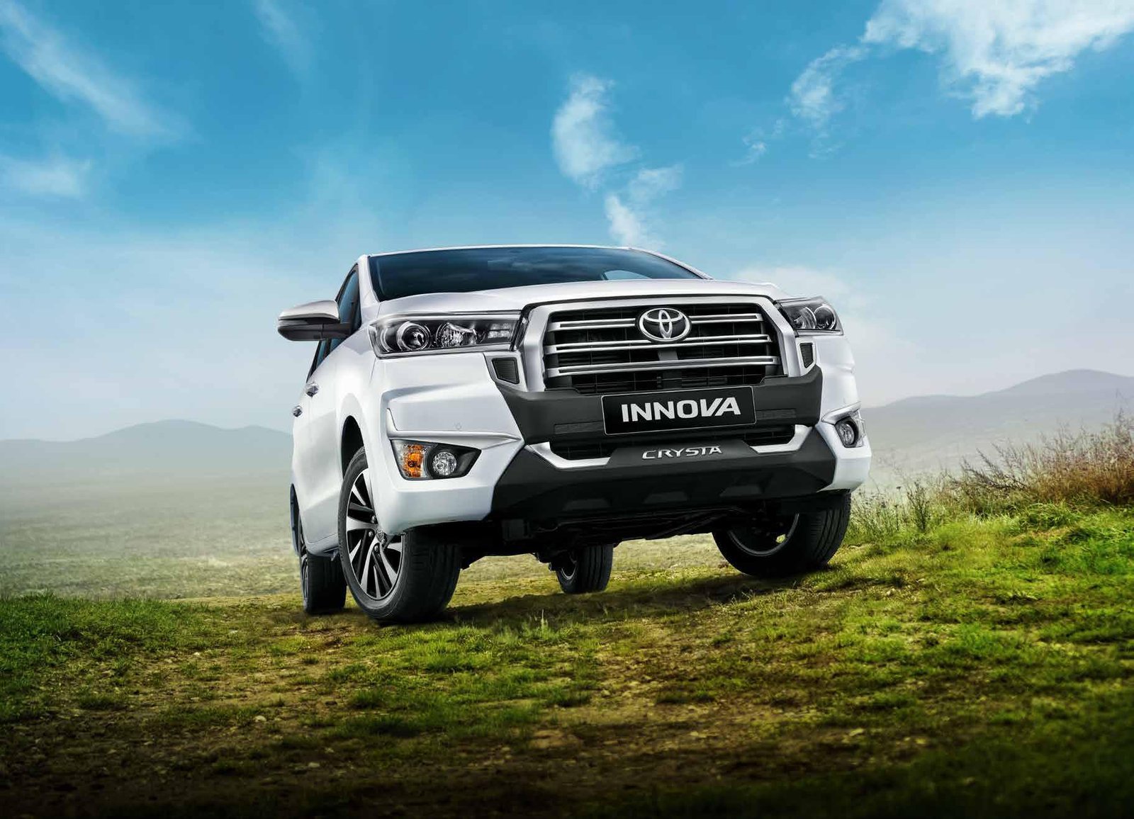 Toyota Innova Crysta Front View