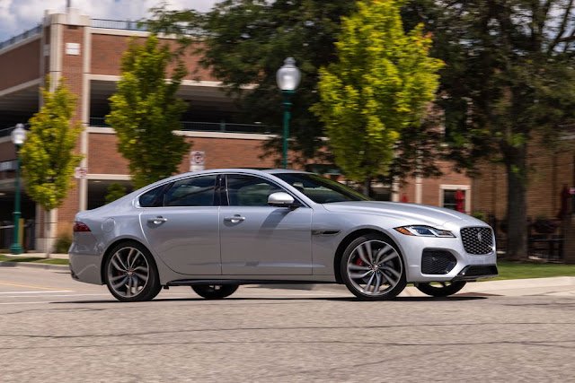 The 2026 Jaguar XF is a car that blends performance and style.Starting at $51,075 is the basic P250 R-Dynamic SE model.The XF has excellent road manners.